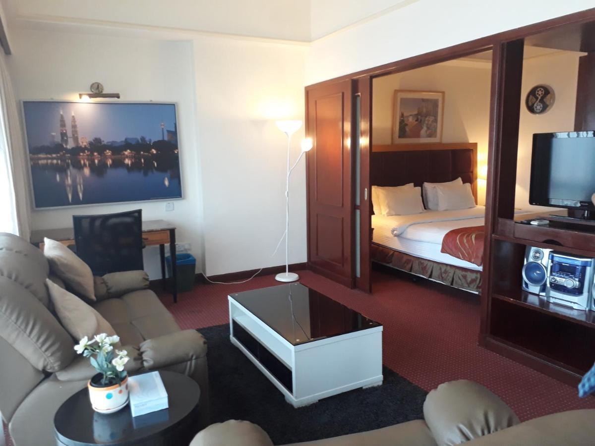 Raymond Suites At Berjaya Times Square Kuala Lumpur Luaran gambar