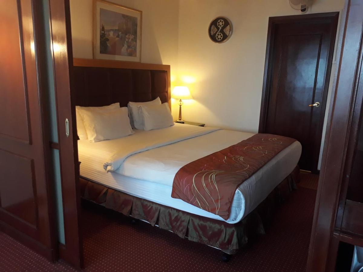 Raymond Suites At Berjaya Times Square Kuala Lumpur Luaran gambar