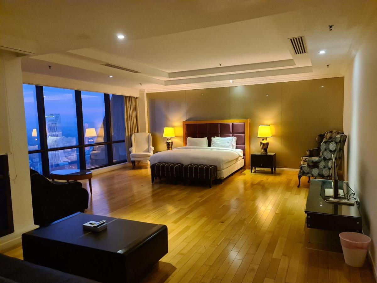 Raymond Suites At Berjaya Times Square Kuala Lumpur Luaran gambar